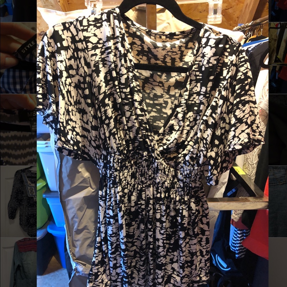 Black and white flutter sleeve dressy tee